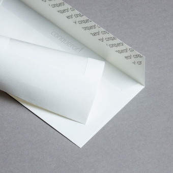 Enveloppes Conqueror vergées DL Blanc avec fenetre 