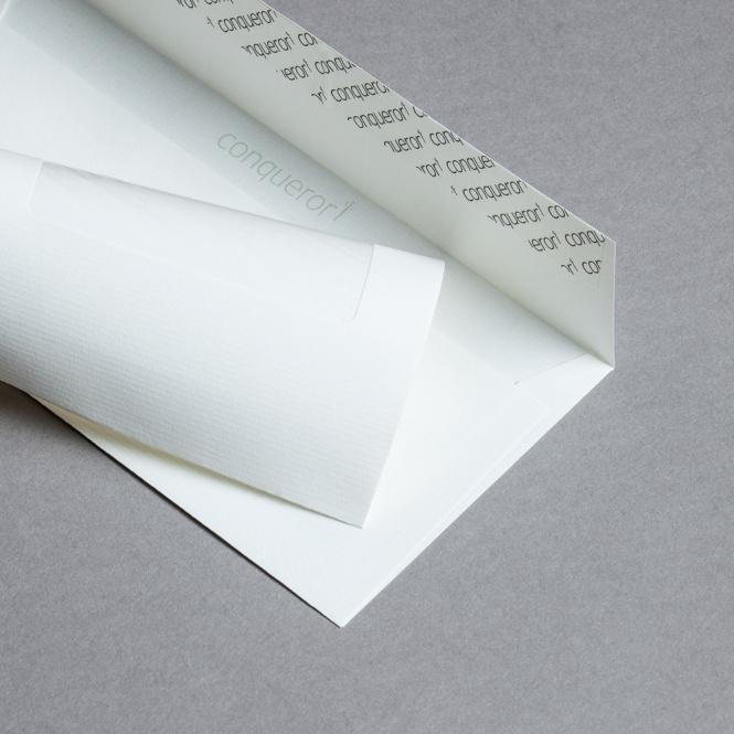 Enveloppes Conqueror vergées DL Blanc avec fenetre 