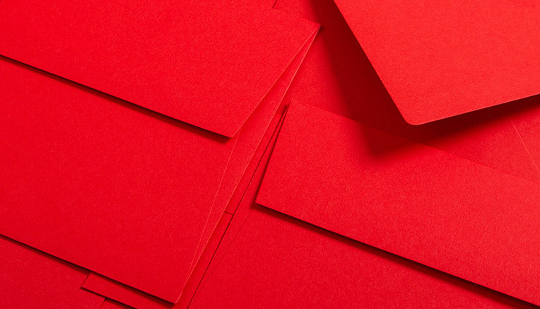 Carta e buste Colorplan nel colore Bright Red