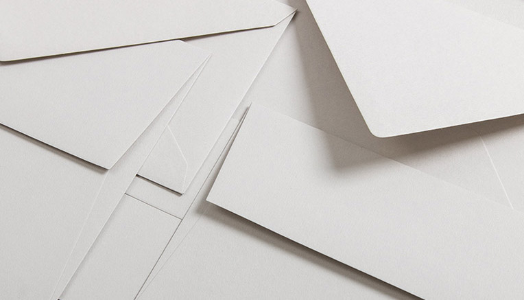 Carta e buste Colorplan nel colore Pale Grey