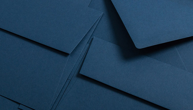 Carta e buste Colorplan nel colore Cobalt