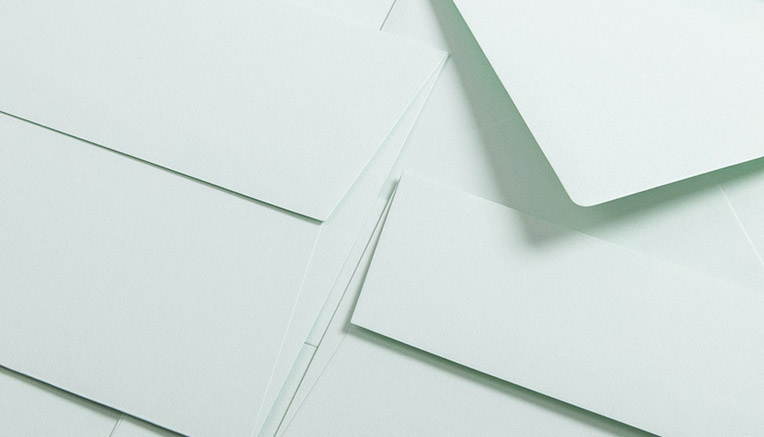 Carta e buste Colorplan nel colore Powder Green