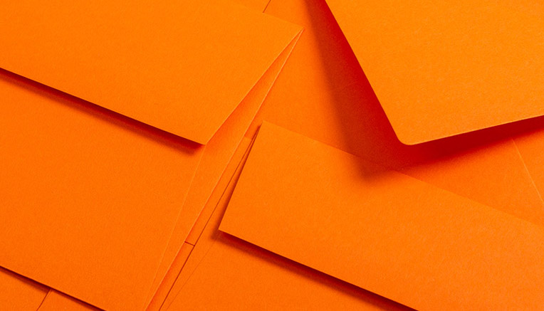 Carta e buste Colorplan nel colore Mandarin