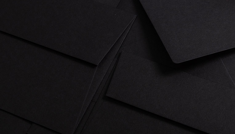 Carta e buste Colorplan nel colore Ebony