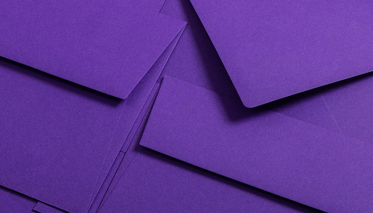 Carta e buste Colorplan nel colore Purple