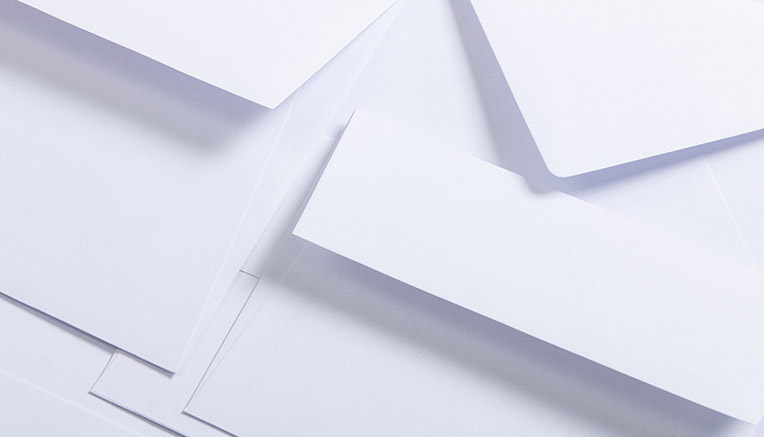 Carta e buste Colorplan nel colore White Frost